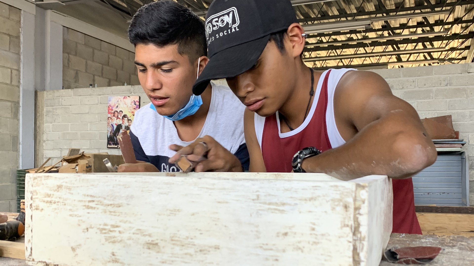 Mexiko: Auszubildende bei der Holzbearbeitung