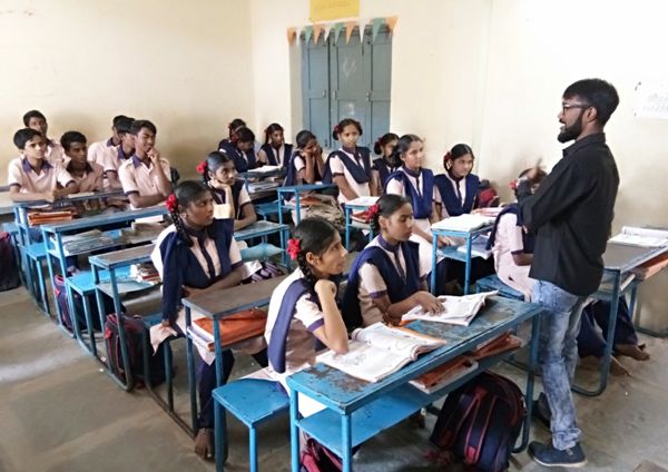 Indien: Berufsberatung in einer Klasse