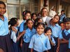 Indien: Schwester Rosy mit Maedchen