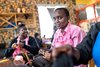 Kenia: Friseur-Azubi bei Don Bosco