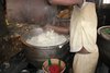 Sierra Leone: Zubereitung einer Mahlzeit