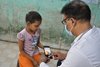 Indien: Arzt behandelt Straßenkind mithilfe der App "Dermafy"