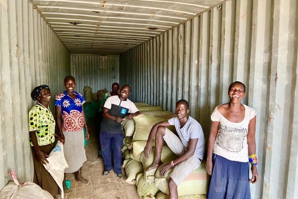 Uganda: Lebensmittel-Container in Palabek
