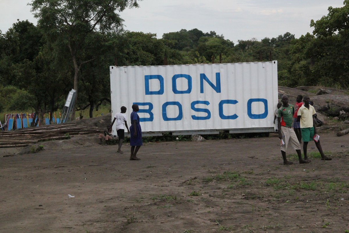 Uganda: Lebensmittel-Container in Palabek