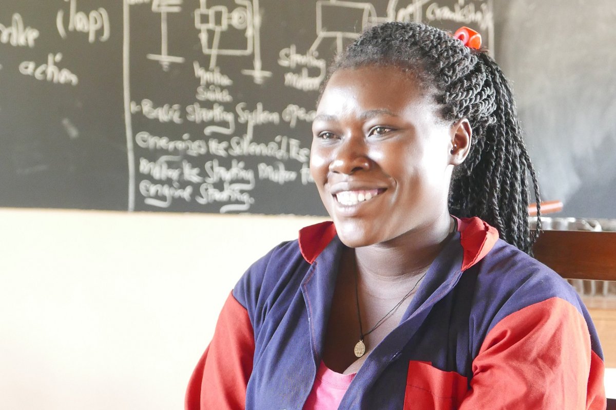 Uganda: Kfz-Mechatronikerin im Bildungszentrum Kamuli