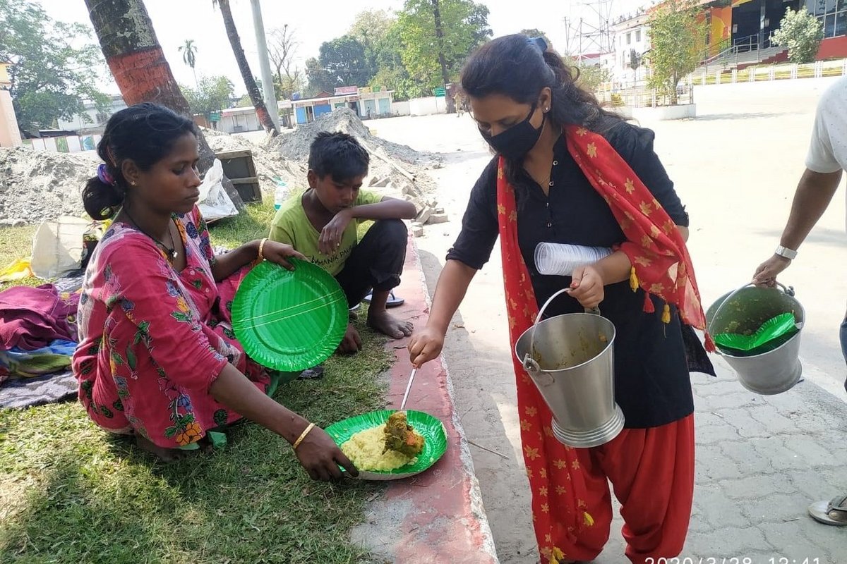 Indien: Corona Nothilfe Verteilung Essen