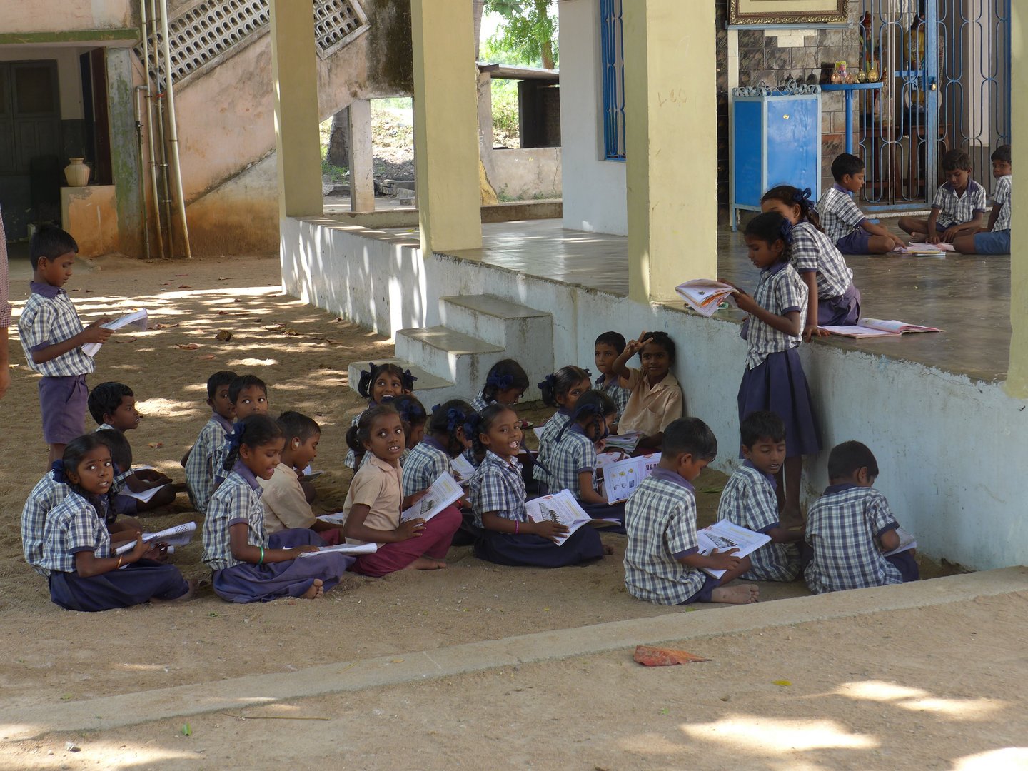 Indien: Unterricht im Freien