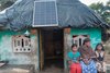 Indien: Solarpanel auf Hausdach