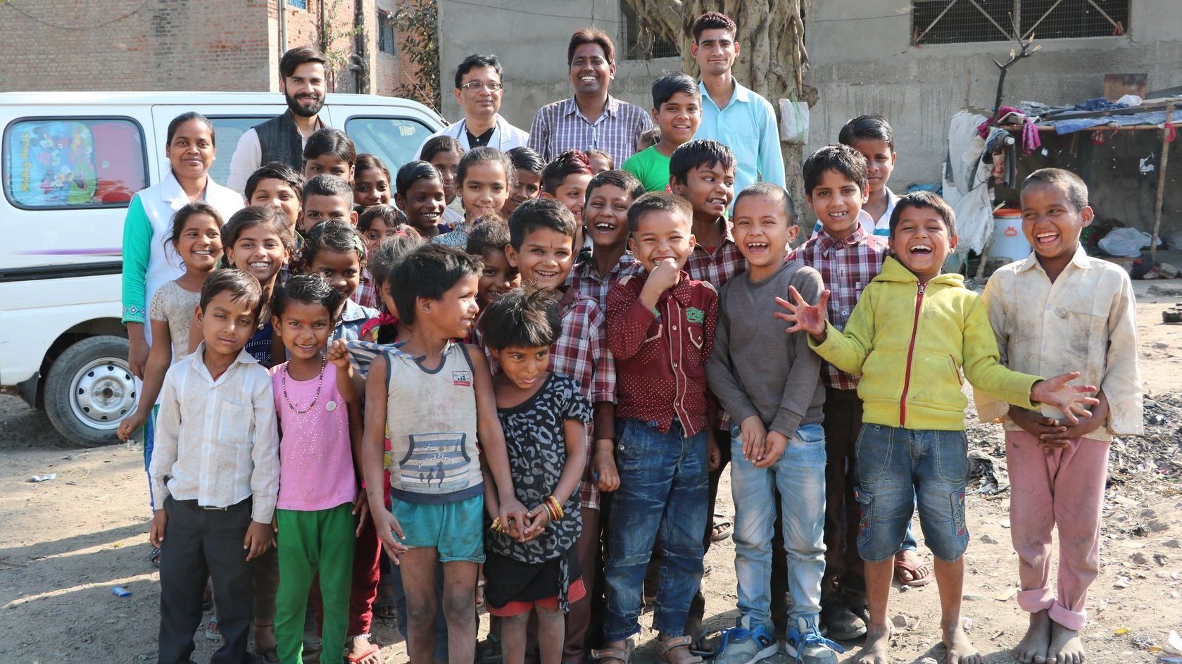 Indien: Gruppe lachender Kinder
