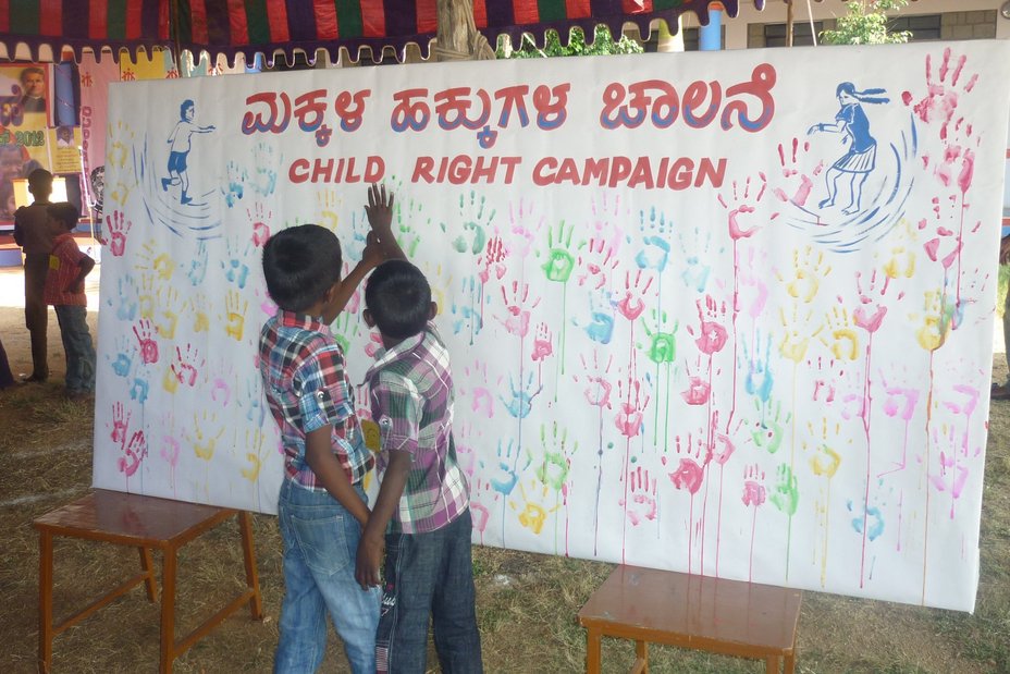 Indien: Plakatkampagne fuer Kinderrechte