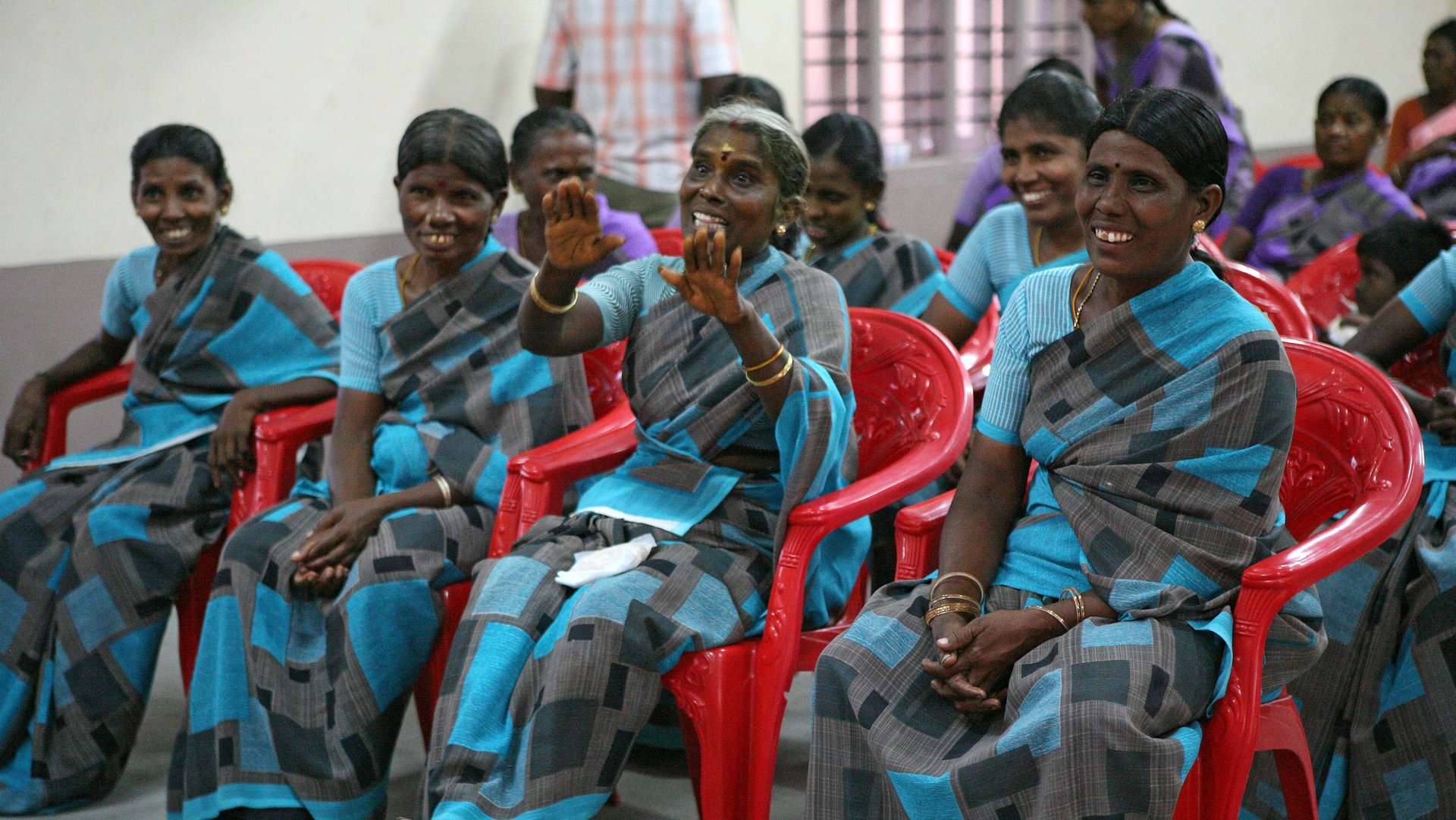 Indien: Frauengruppe im Empowerment Center
