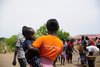 Uganda: Mutter mit Kind in Palabek