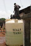 Sierra Leone: Wassertank im Pademba Gefängnis