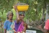 Indien: Lastentragende Frauen